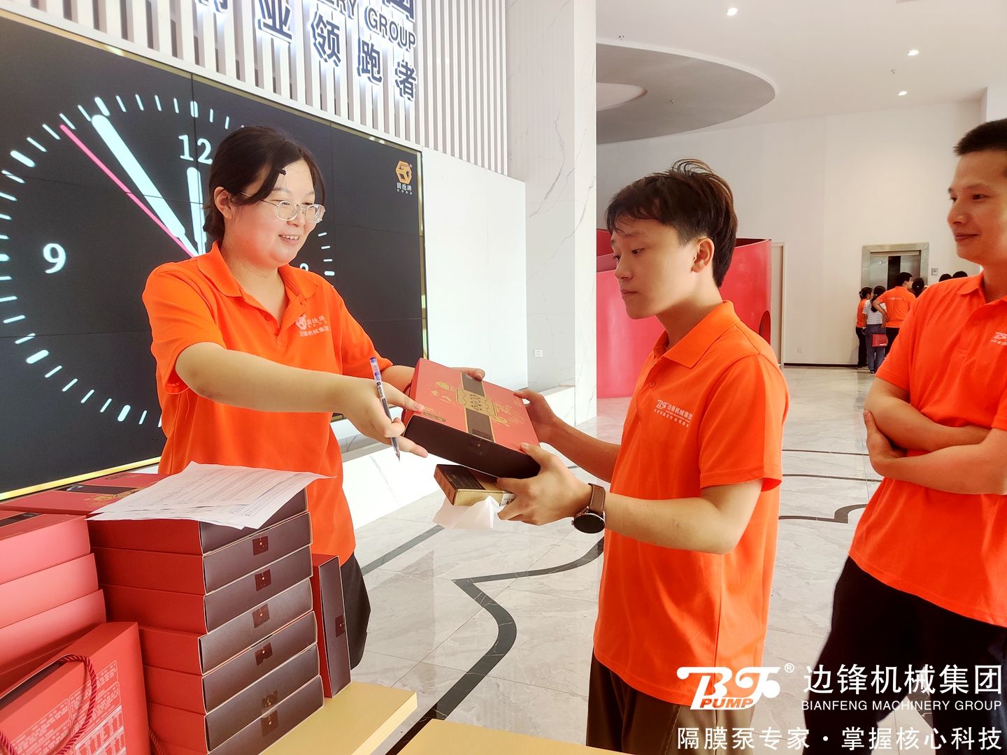 圖 2 煙霧濃度檢測(cè)原理圖 圖 2 煙霧濃度檢測(cè)原理圖